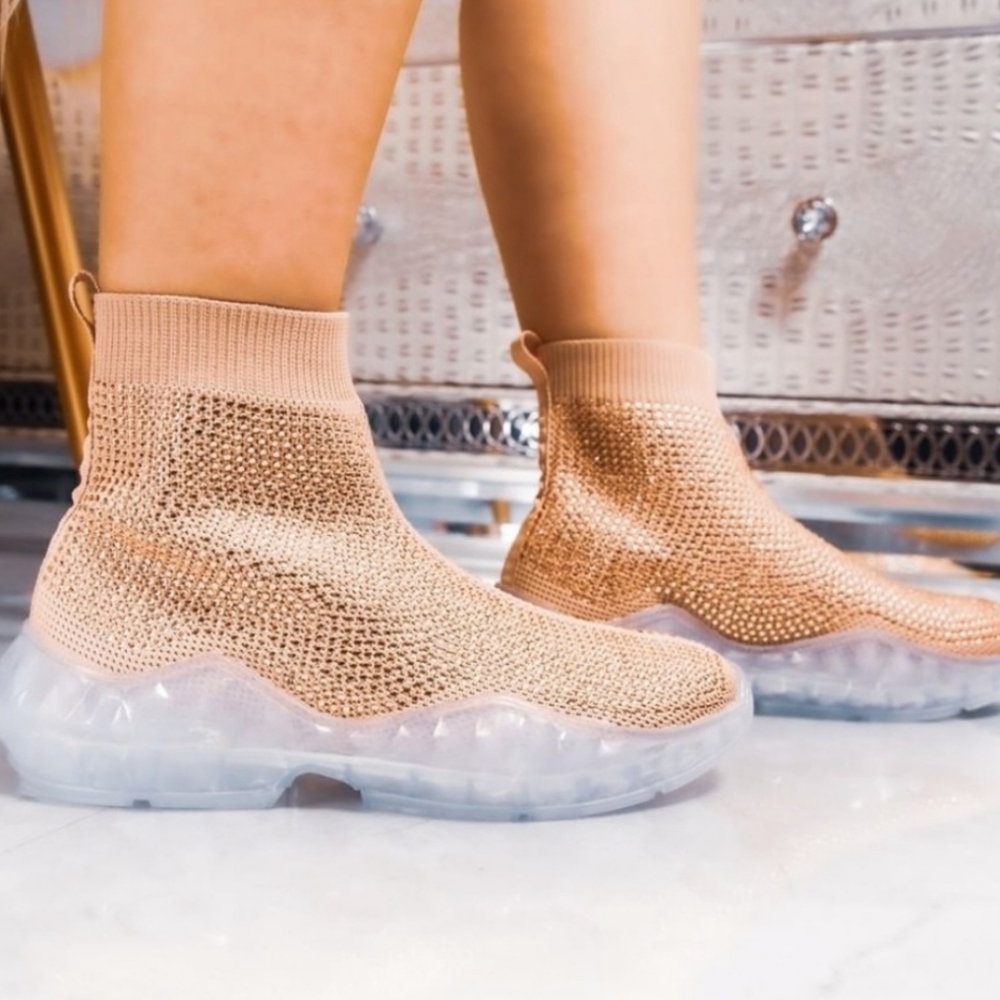 🥰NEW Biege Sneaker Size 5